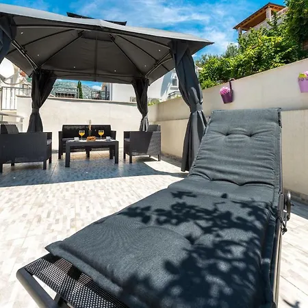 Luxury Antonija-old Town דירה קאבטאט