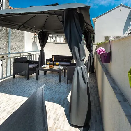 Luxury Antonija-old Town * קאבטאט